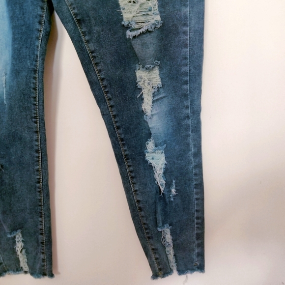 Women's Blue Distressed Jeans Sz 4XL - Picture 7 of 9